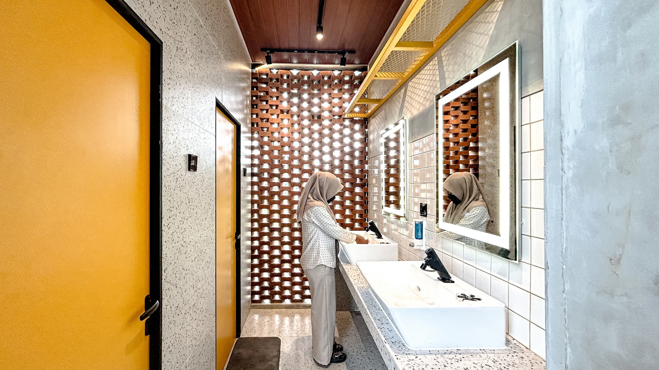 kamar mandi naratama